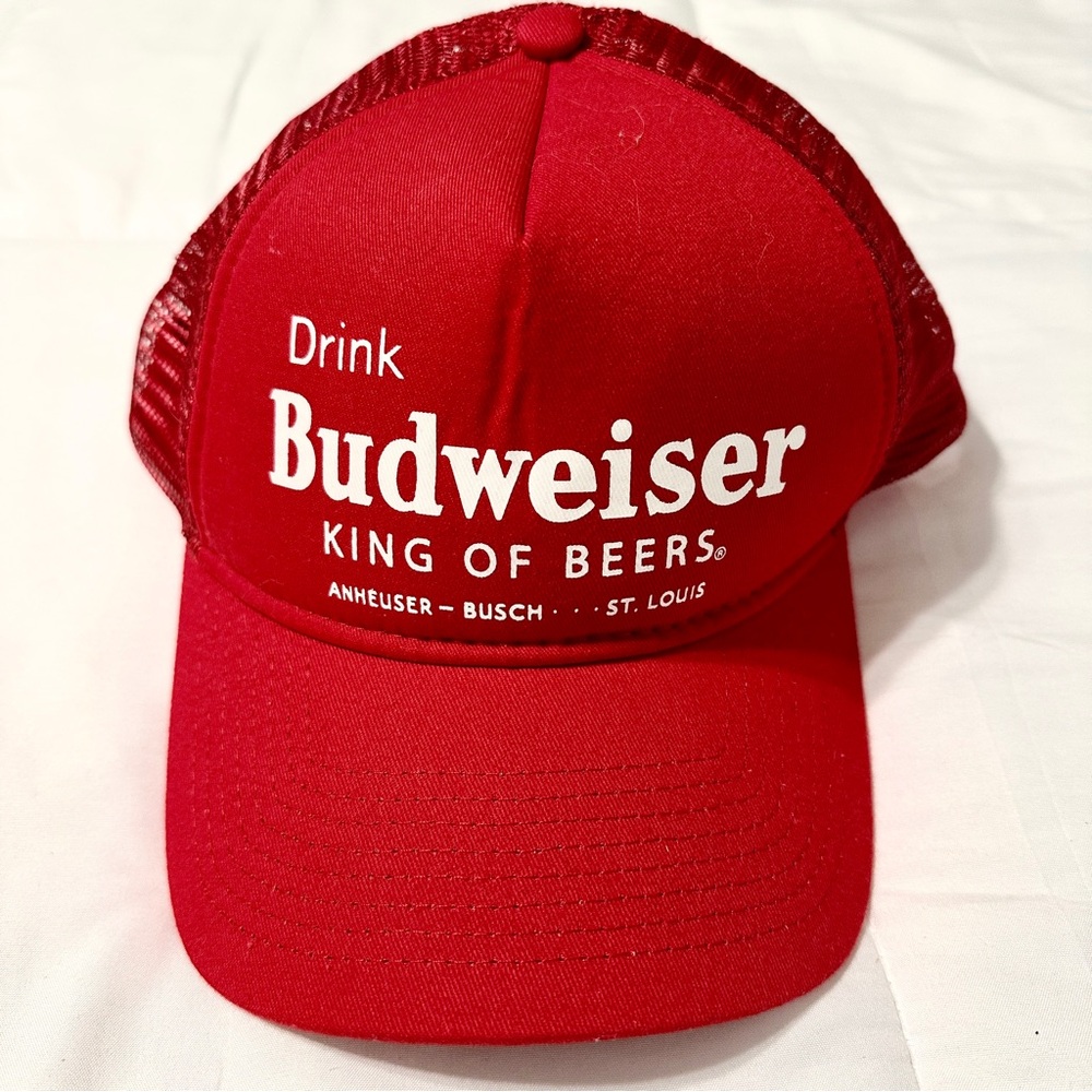 Budweiser King Of Beers Red and White Trucker Hat • Like New